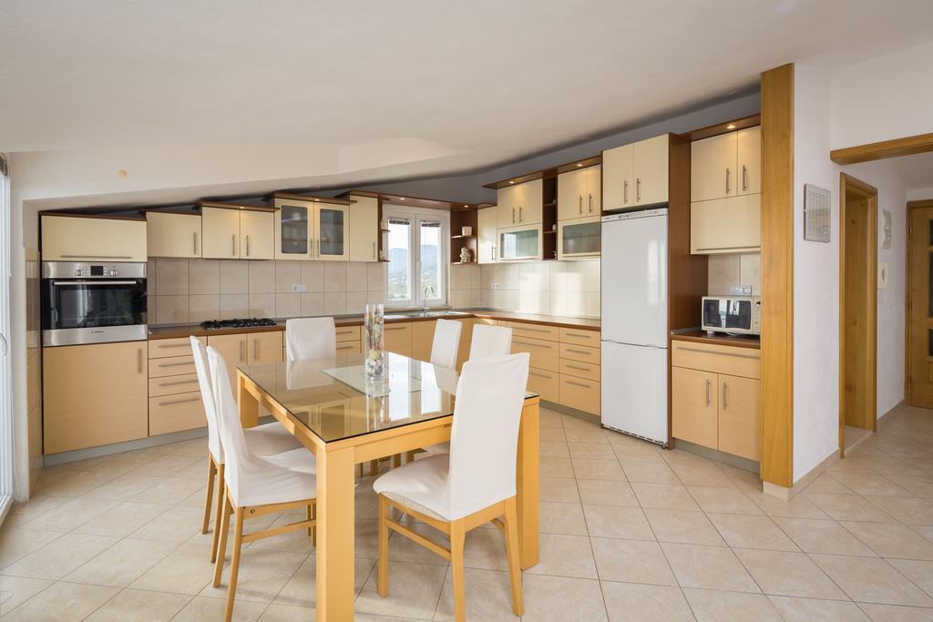 Apartment Marelux Kastela Exterior photo