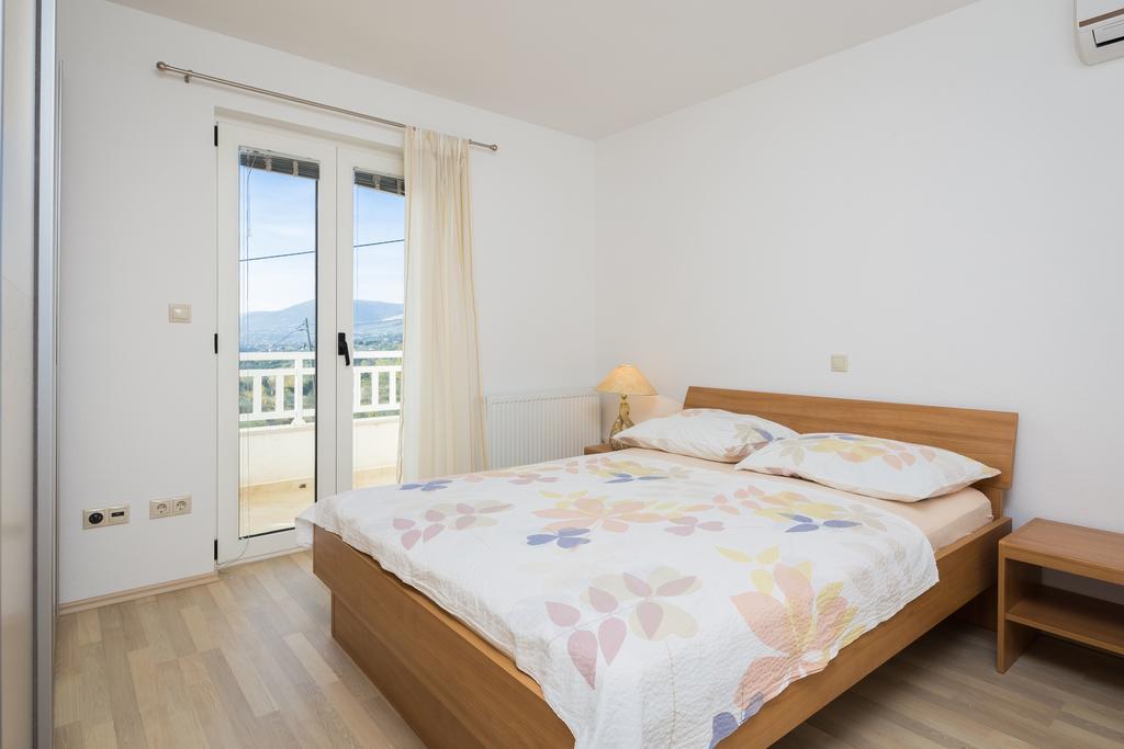 Apartment Marelux Kastela Exterior photo